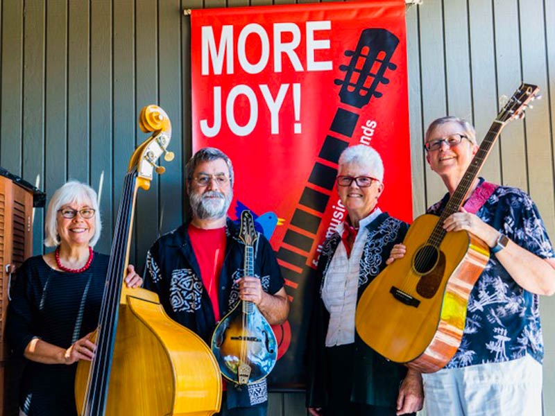 Iris Harrell, Ann Benson and their band 